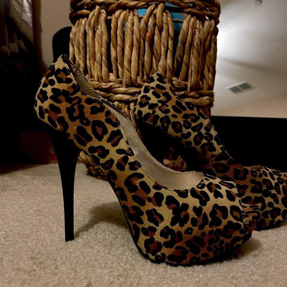 Platform Leopard print platform heels